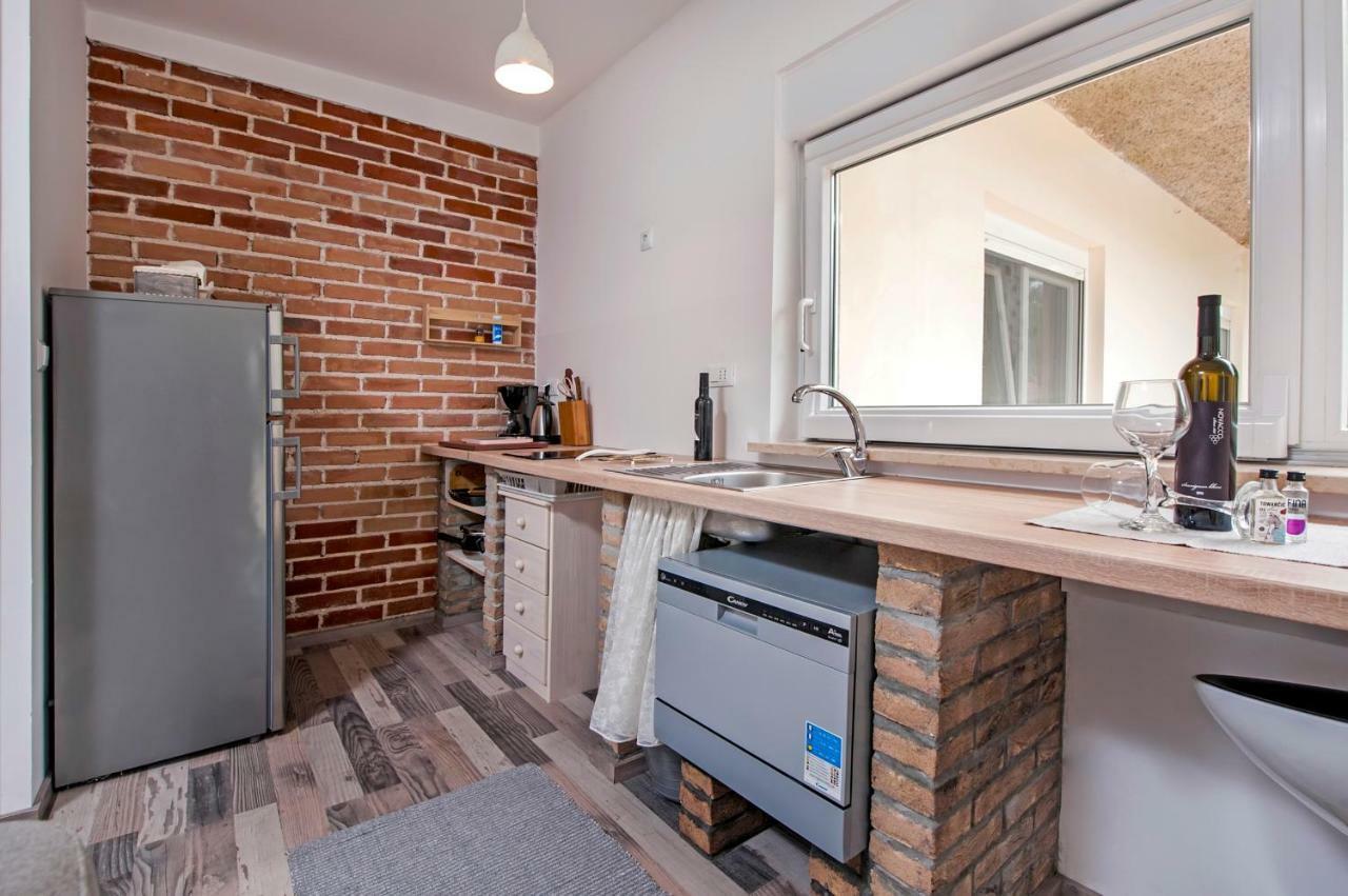 Paola Cozy Apartment Ровин Екстериор снимка