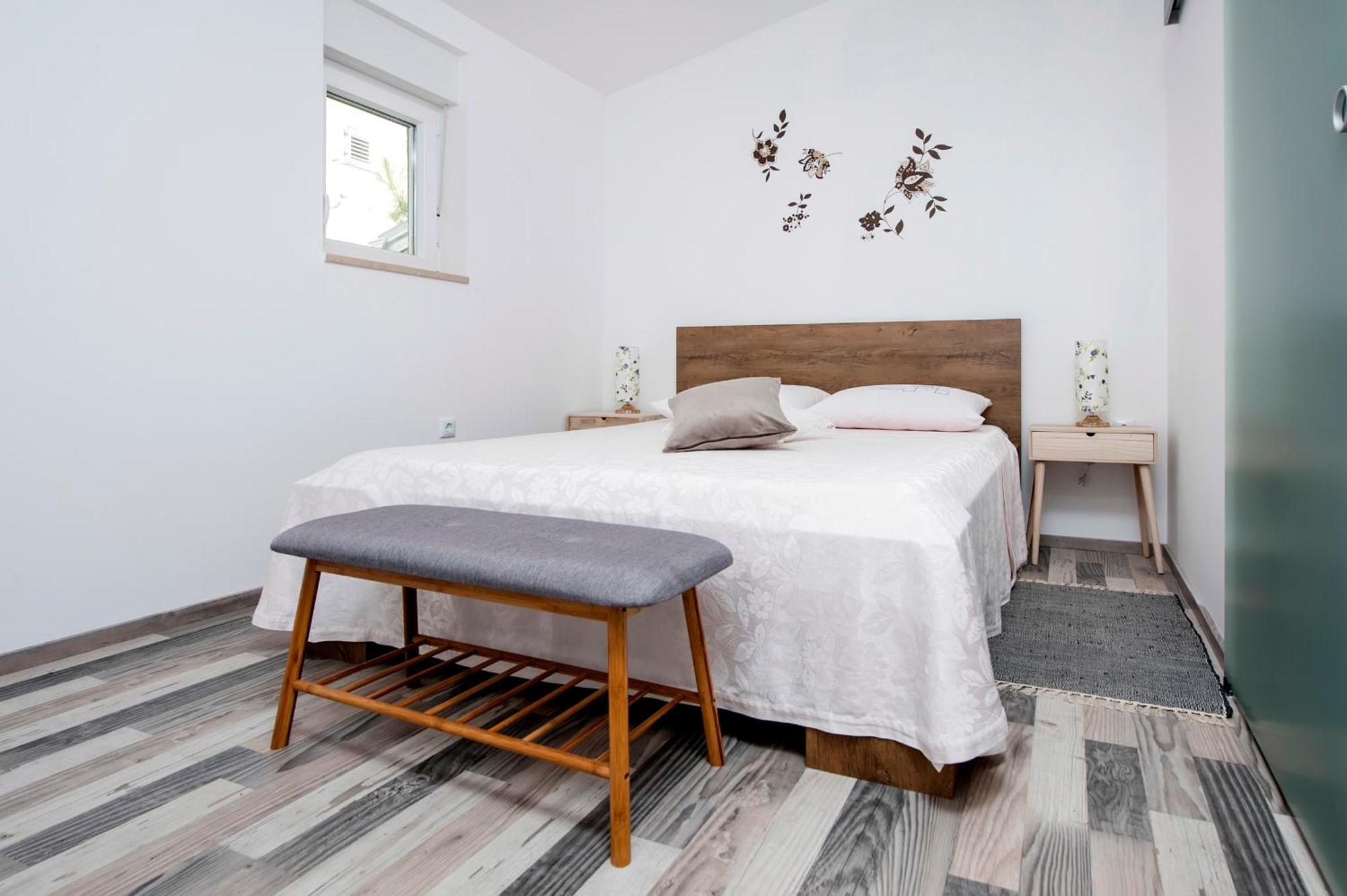 Paola Cozy Apartment Ровин Екстериор снимка